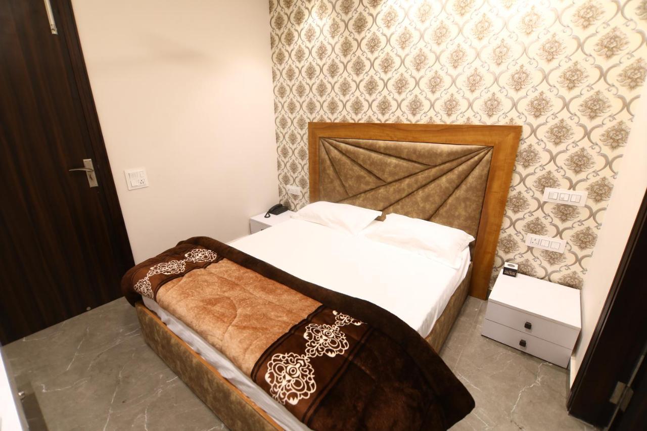 Ovel Hotel Ludhiana Dış mekan fotoğraf
